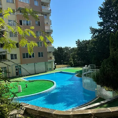 Апартамент Summer Breeze Park - Nikea Park Complex
